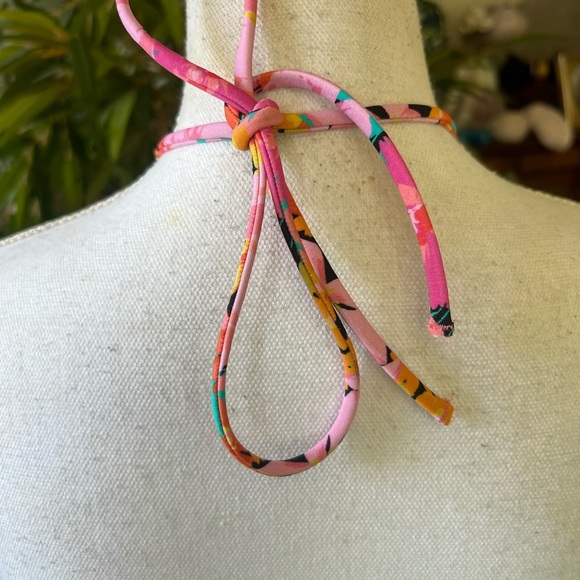 Shade & Shore Pink and Blue Bikini Top with Sweetheart Neckline - Picture 5 of 9